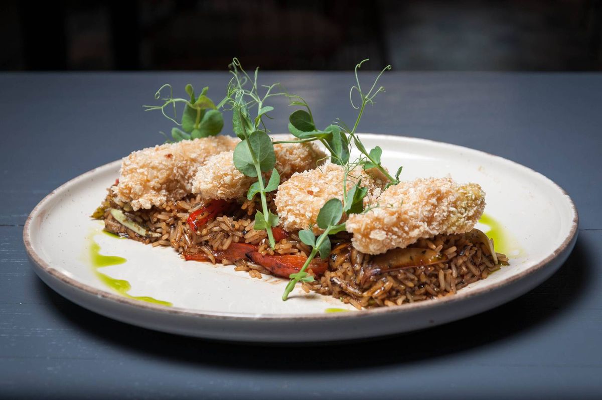 Orez Prăjit cu Tofu Pane